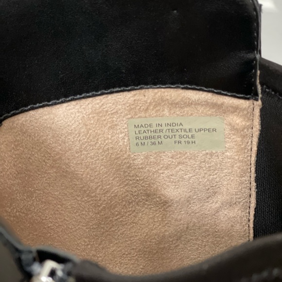 Size 6 Leather Michael Kors knee high boots like new condition. - Picture 3 of 4